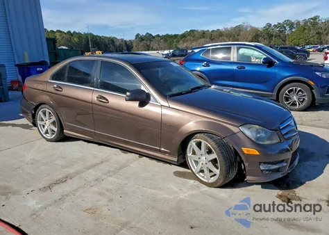 2013 Mercedes-Benz C 250 from USA, damaged, VIN WDDGF4HB0DR264367